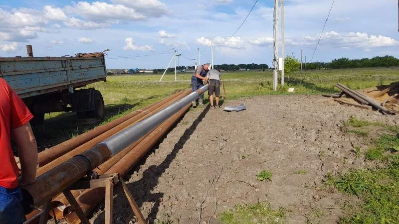 По региональной программе в Прудовом ремонтируют скважину