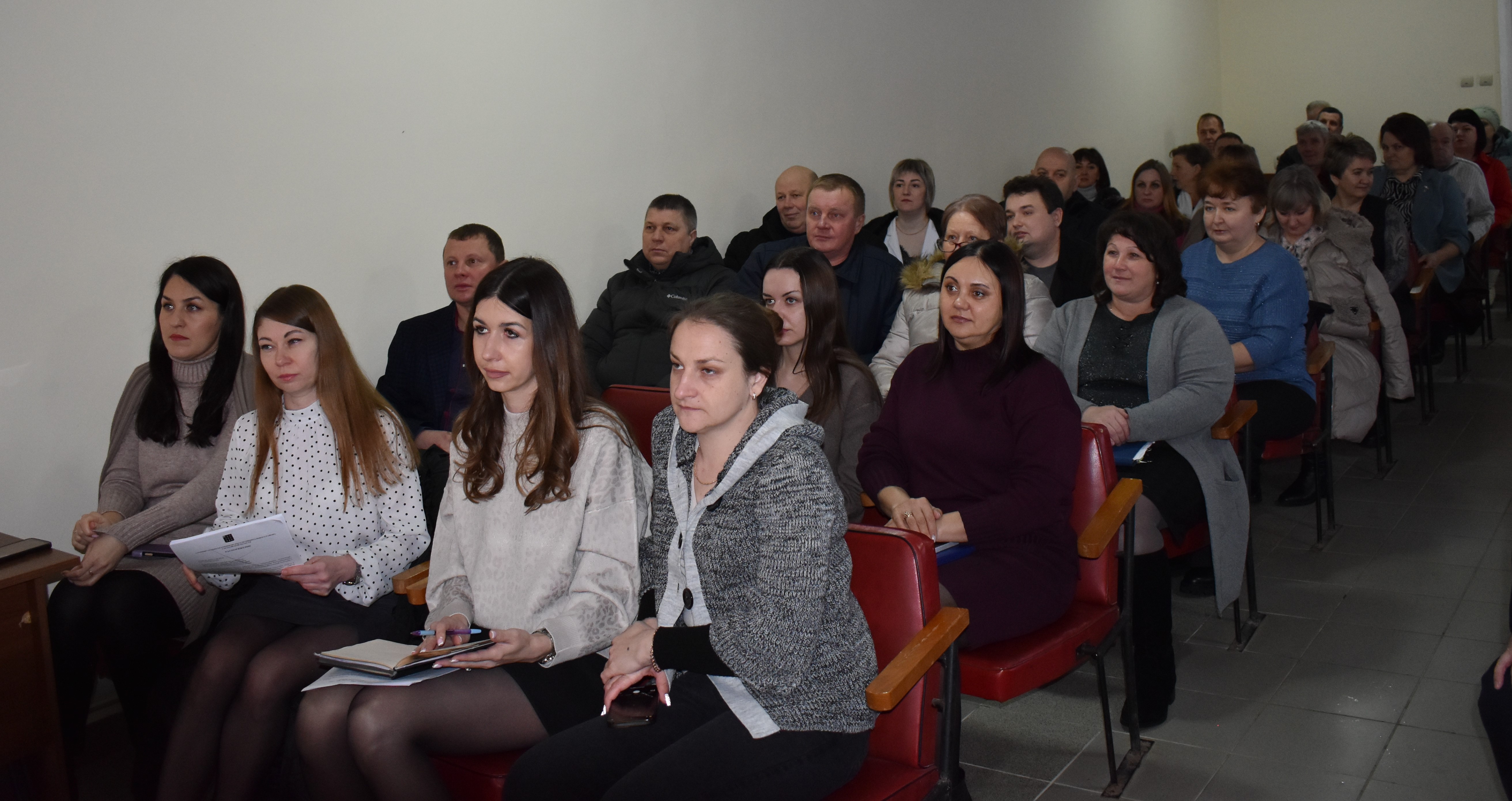 В районной администрации прошло первое в этом году постоянно действующее совещание при исполняющей обязанности главы района Светлане Байрак
