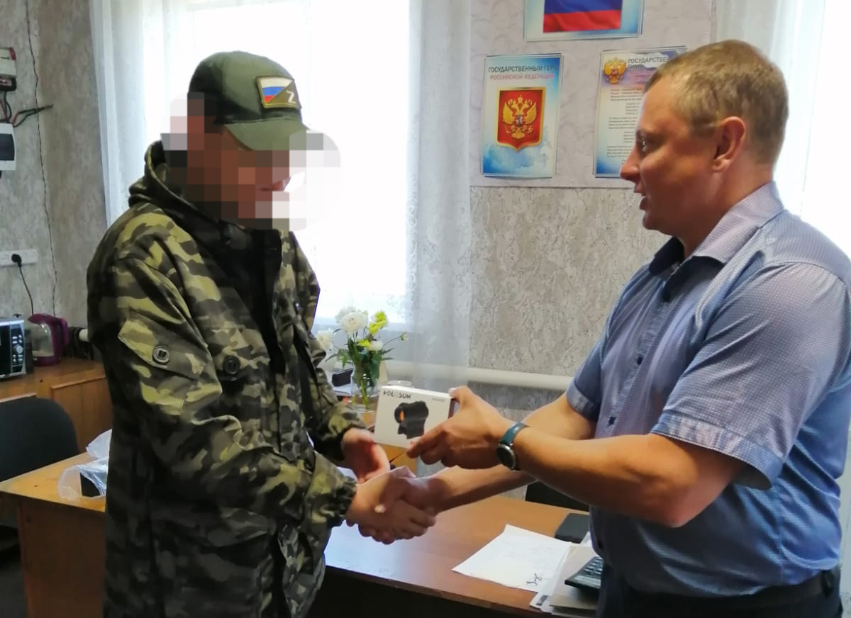 Жители Коленовского муниципального образования передали землякам - участникам СВО - два коллиматора