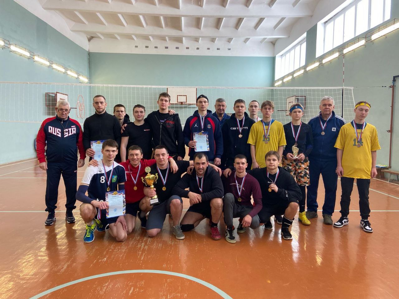 Победу в соревнованиях на Кубок Ивана Васильевича Образцова одержали бакурские волейболисты