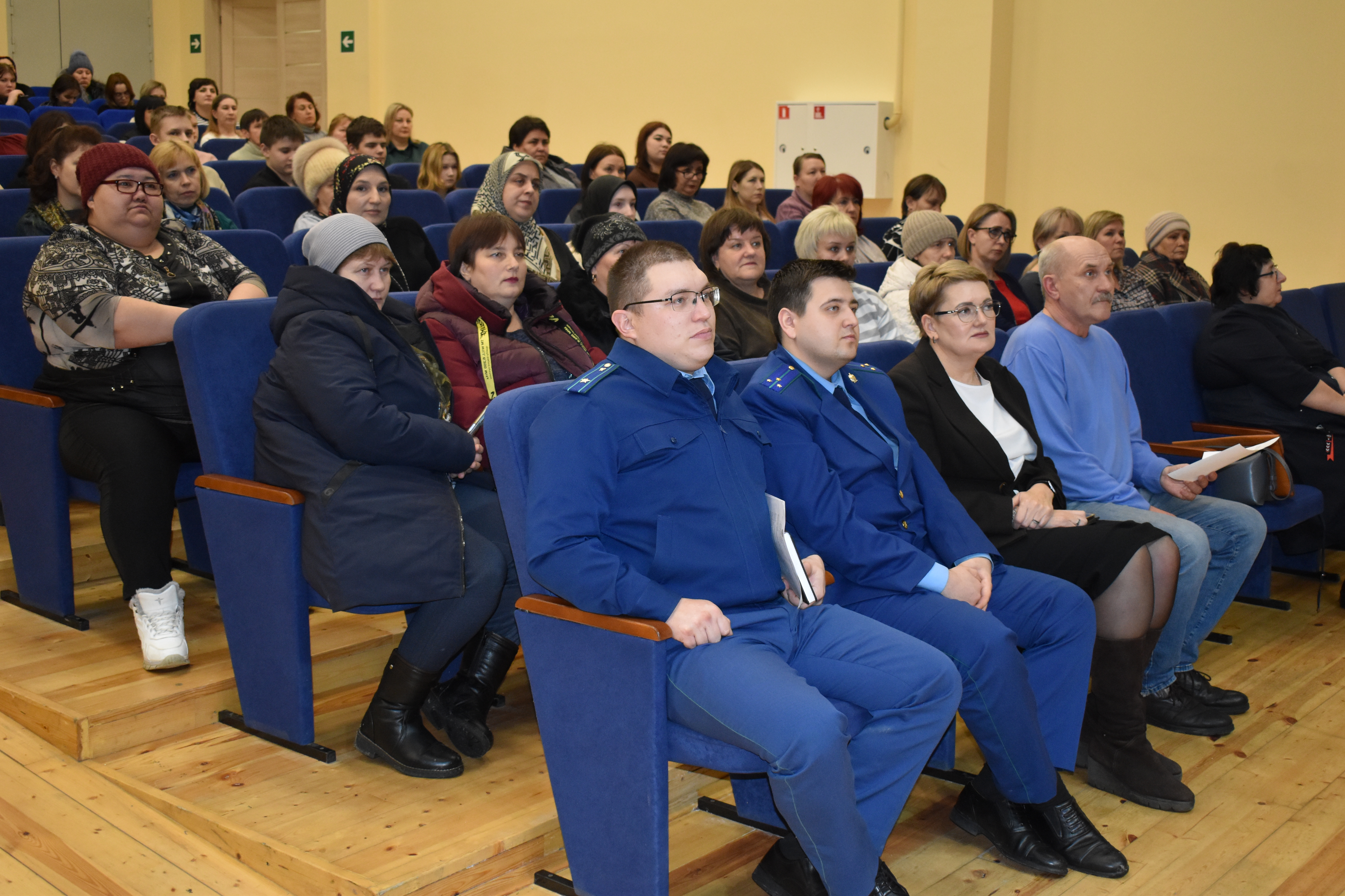 На районном родительском собрании рассмотрели тему профессионального самоопределения подростков