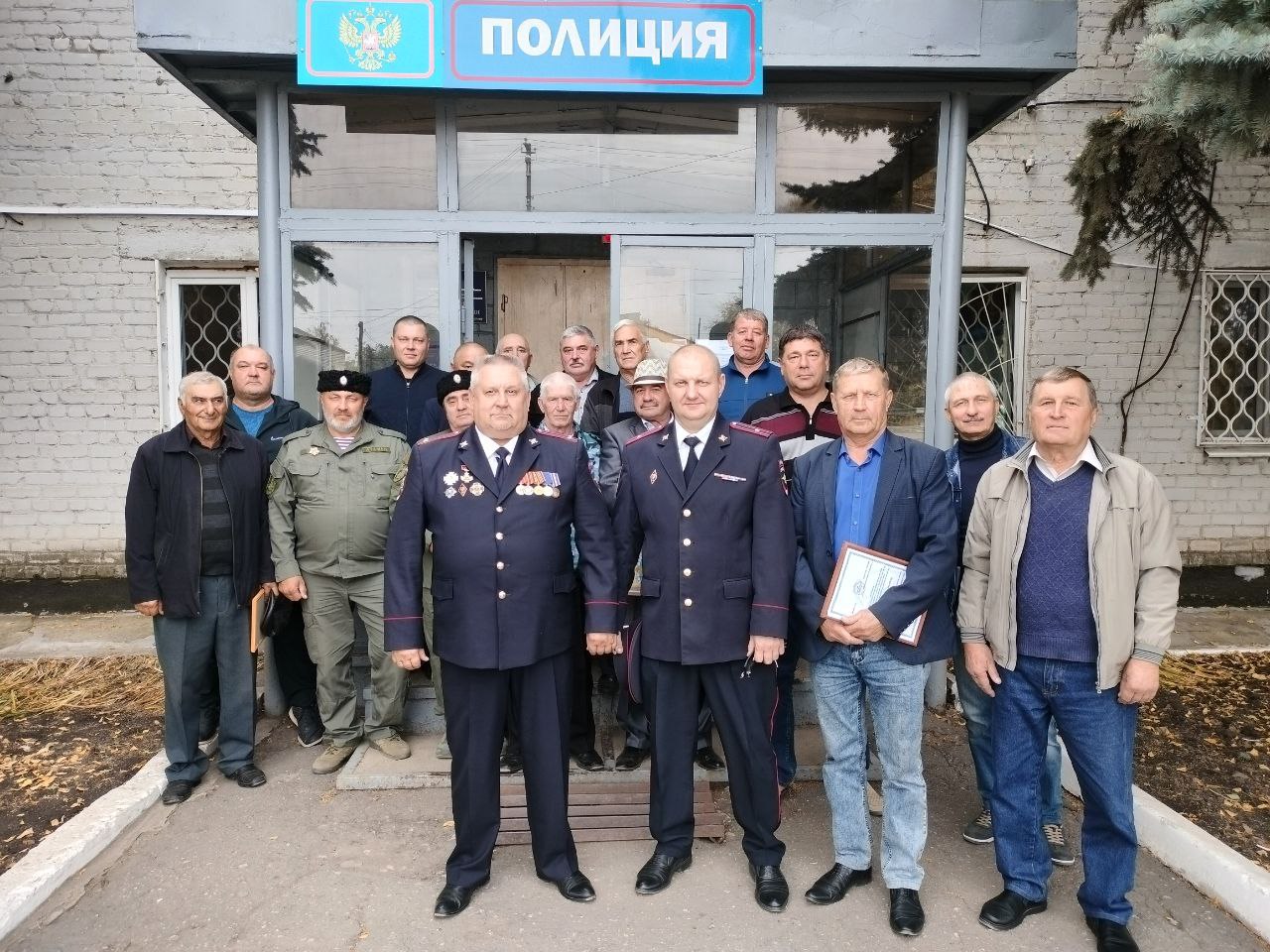 Сотрудники и ветераны уголовного розыска принимали поздравления и слова благодарности