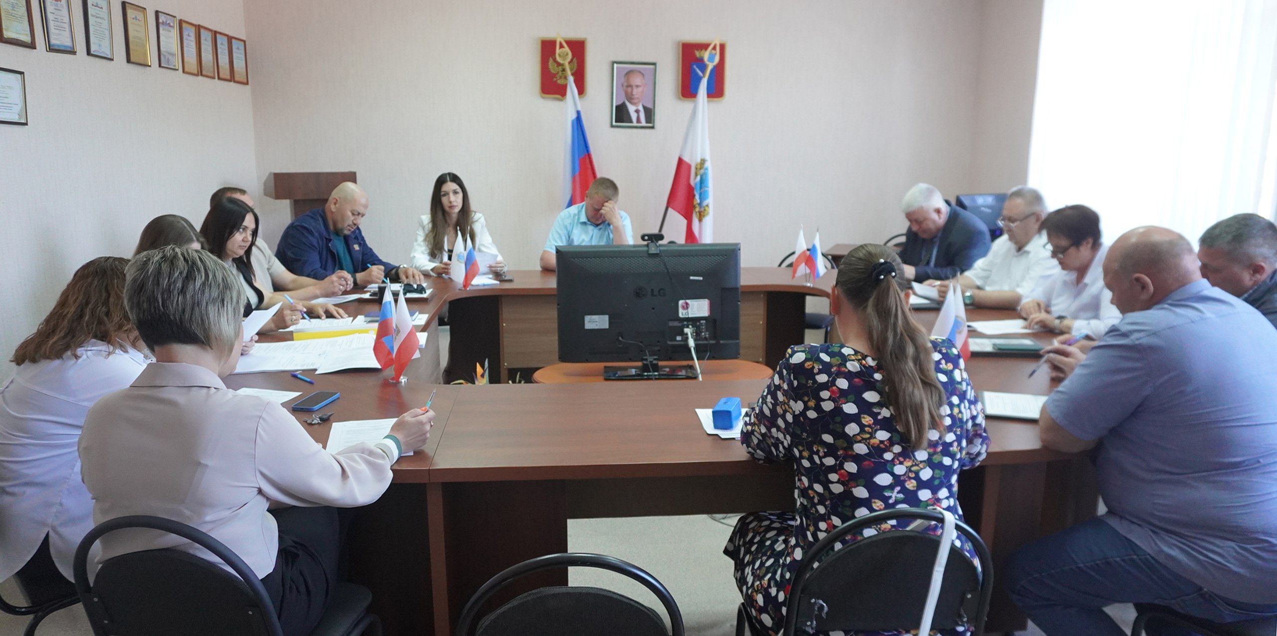 В Екатериновском районе определены кандидатуры для занесения на районную Доску Почёта