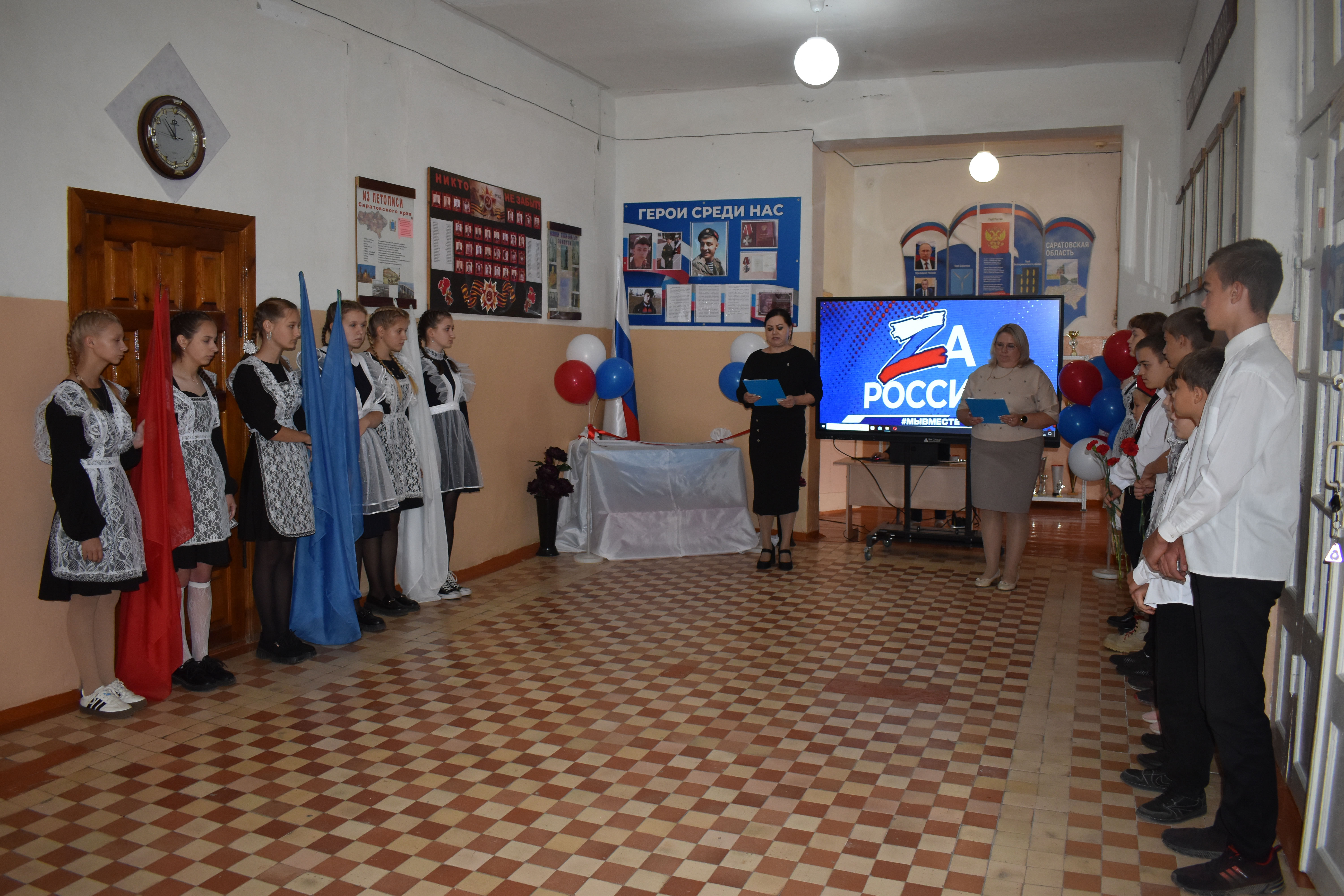 В Екатериновке новым членам партии «Единая Россия» торжественно вручили партийные билеты