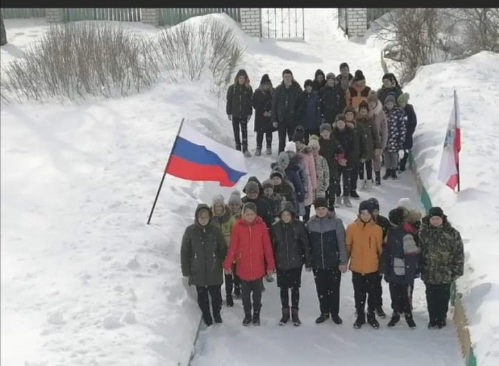 Школьники посёлка Индустриальный участвуют в патриотических акциях