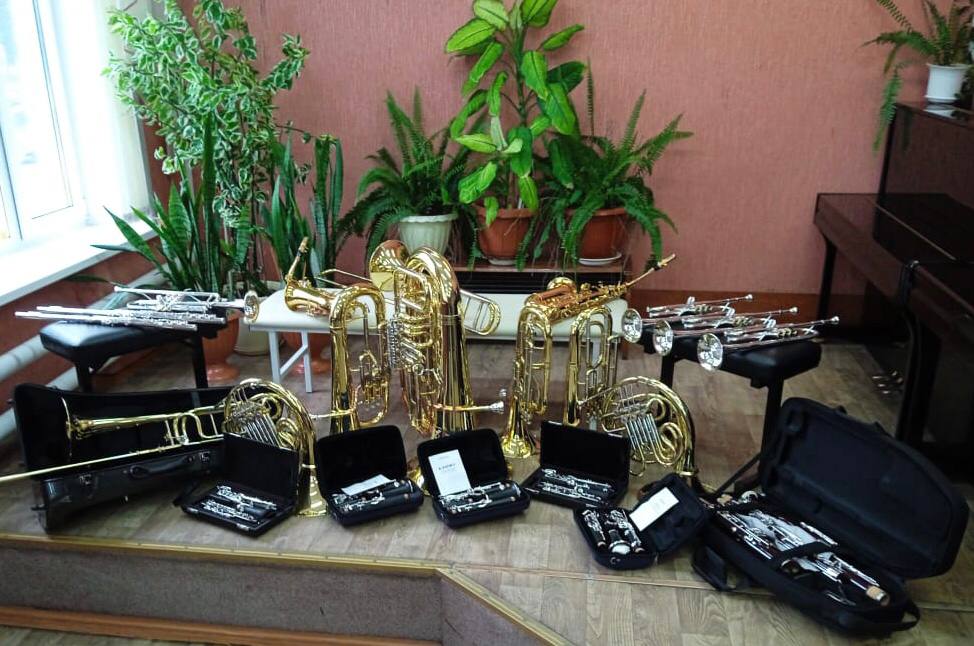 В Детскую школу искусств Екатериновки поступили новые музыкальные инструменты