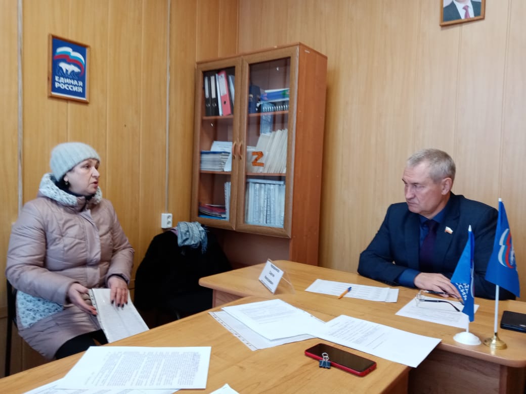 Сергей Чередников провёл личный приём жителей Екатериновского района
