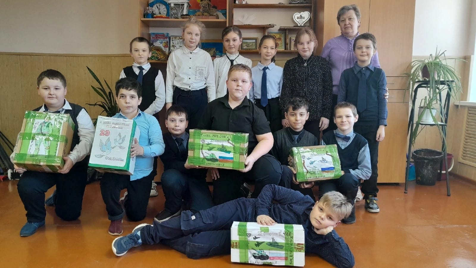 Екатериновские школы активно участвуют в акциях поддержки участников СВО