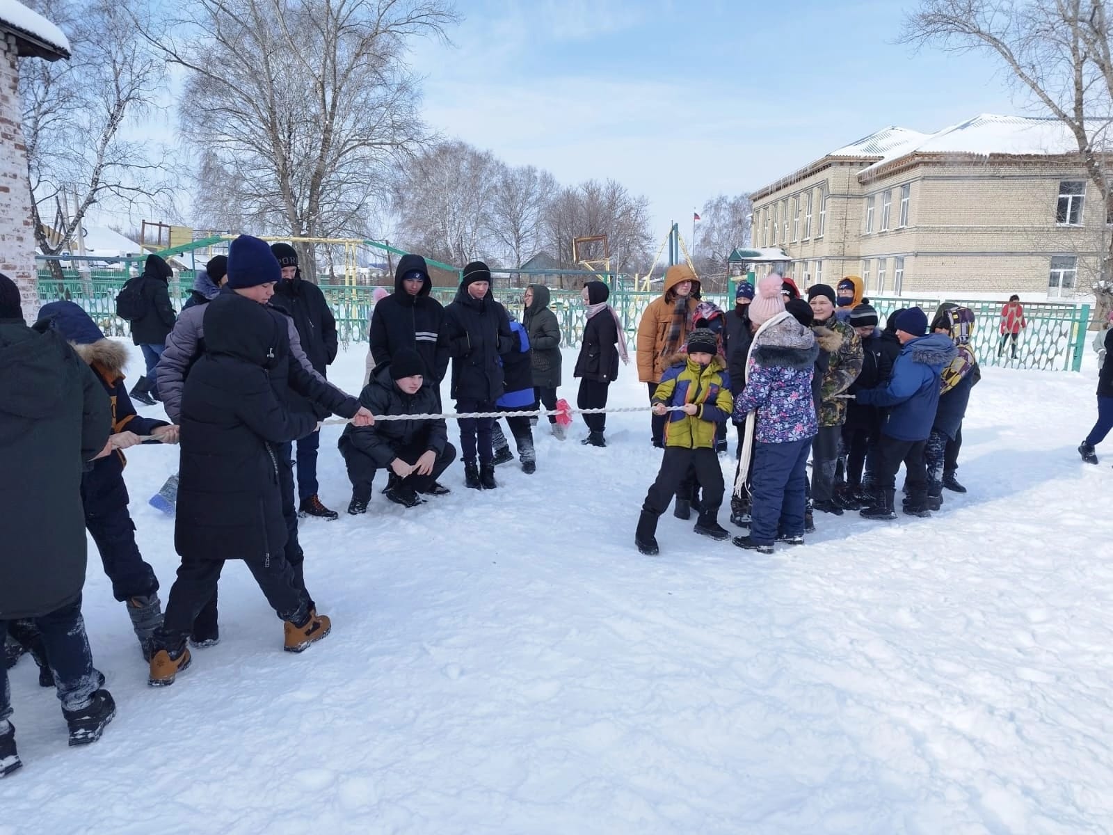 Школьники посёлка Индустриальный встретили «Широкую Масленицу»