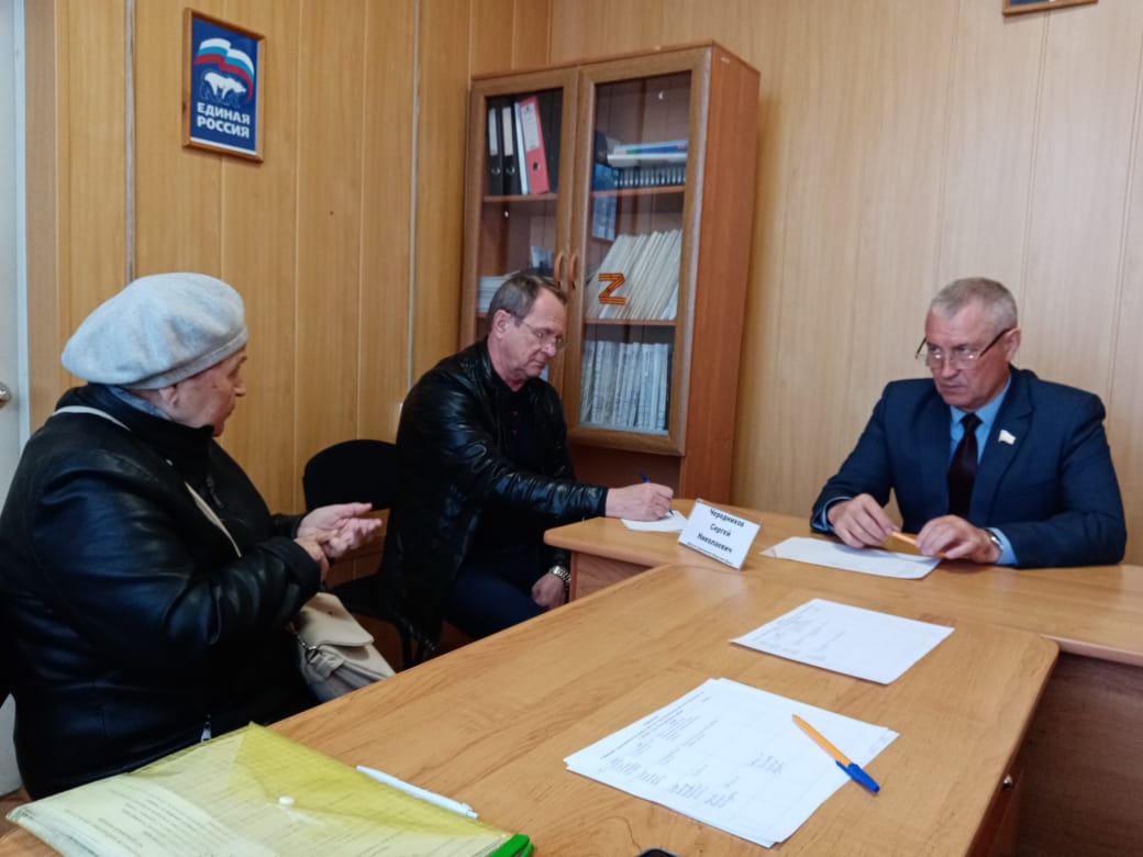 Сергей Чередников с рабочим визитом посетил Екатериновский район