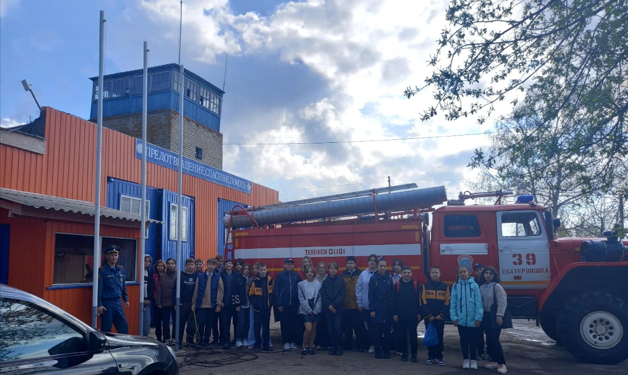 Урок «Разговоры о важном» прошёл в пожарной части