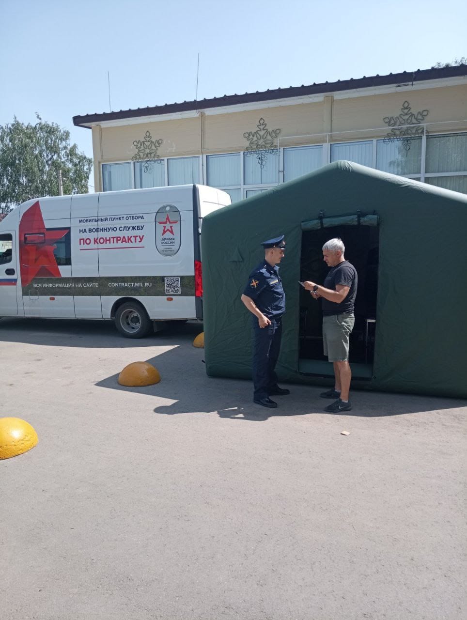Мобильный пункт по отбору на контрактную службу работает в Екатериновке