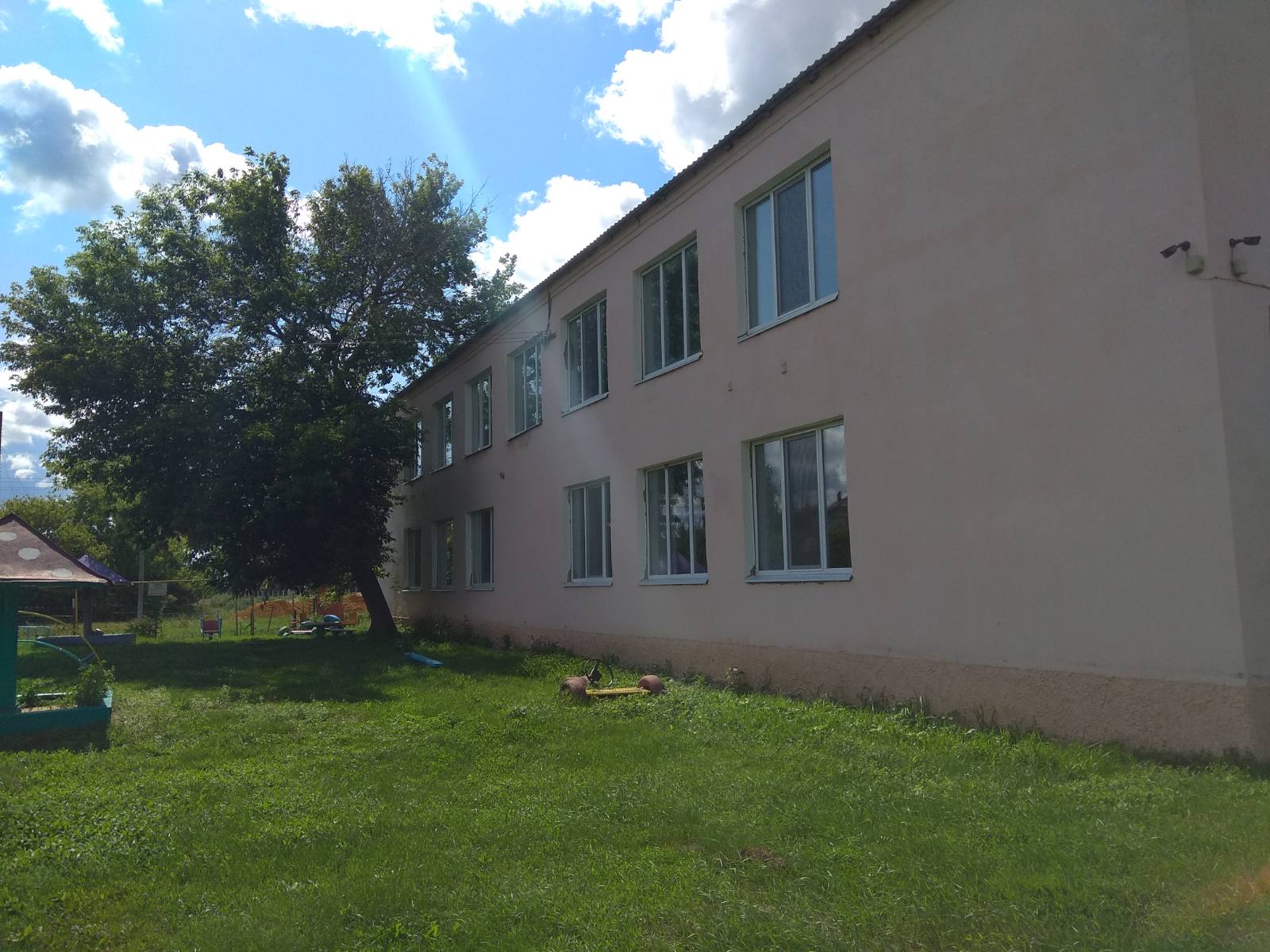 В Бакурском детском саду установлены новые окна и двери