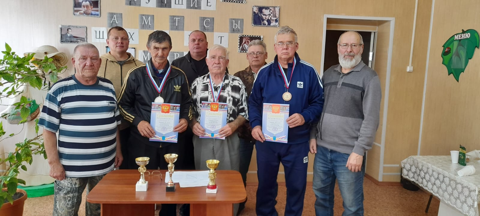«Серебряный» волонтёр Анатолий Тульский – победитель районного чемпионата по шахматам