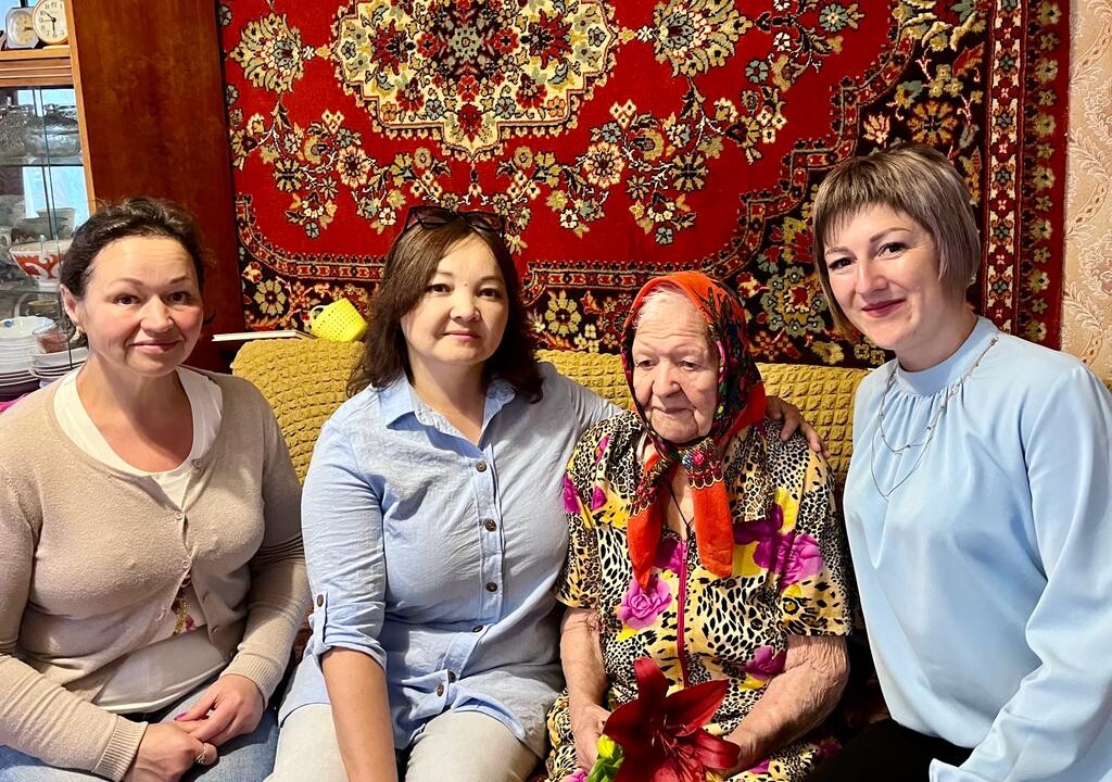 Труженица тыла Мария Михайловна Володина принимала поздравления с юбилеем