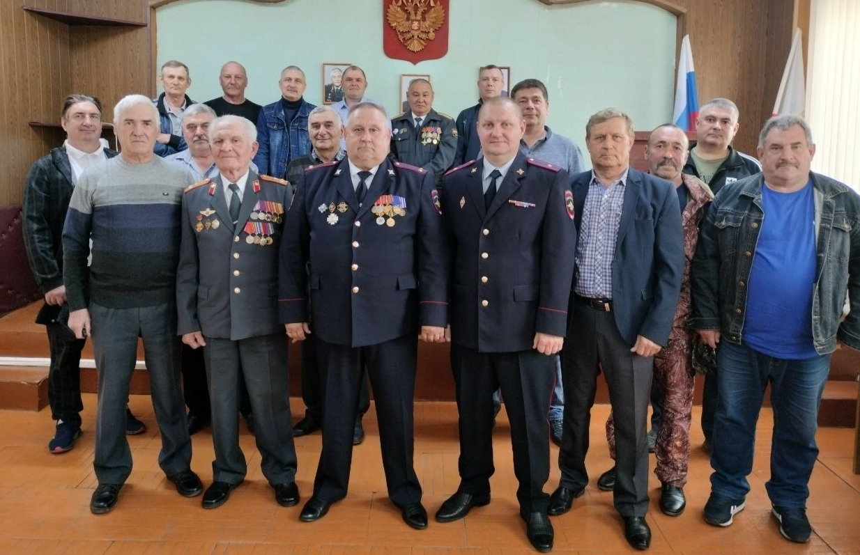 Поздравления принимали ветераны органов внутренних дел Екатериновского района