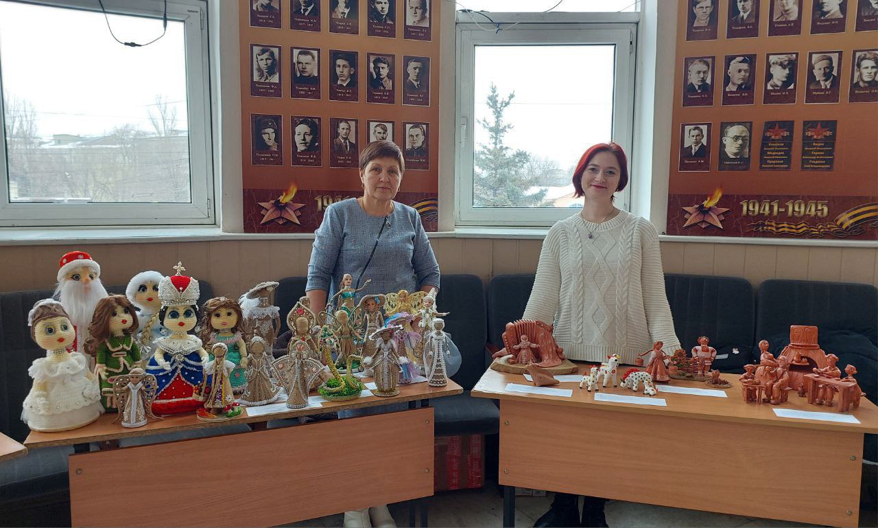 Работы мастериц Екатериновского района представили на областной выставке народно-художественных промыслов
