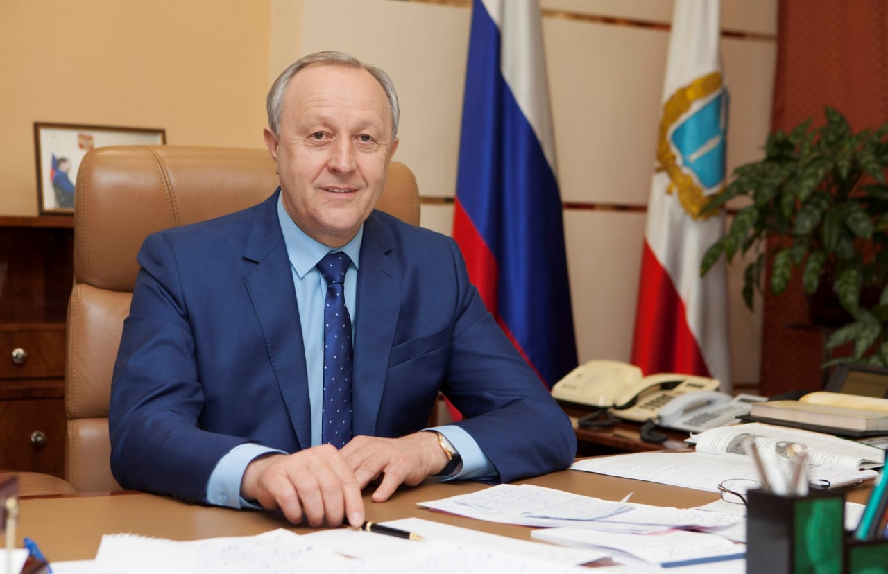 Губернатор Валерий Радаев о предстоящем повышении заработной платы работникам бюджетной сферы: "Принято решение поддержать работников бюджетной сферы – повысить заработную плату"