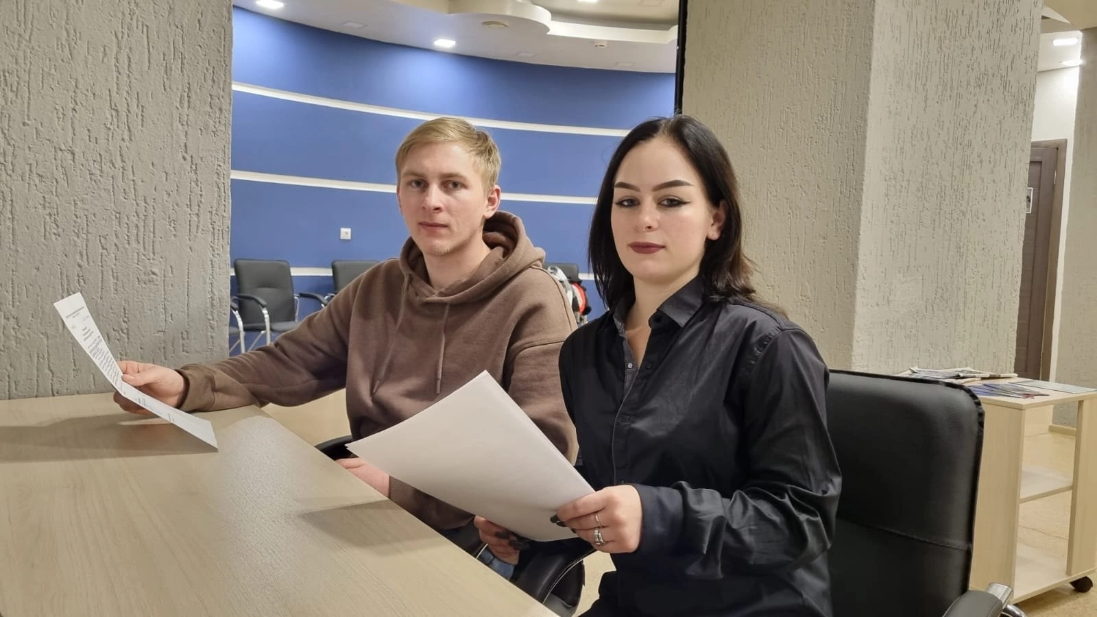 Трое жителей Екатериновского района из числа детей-сирот стали обладателями квартиры и жилищных сертификатов