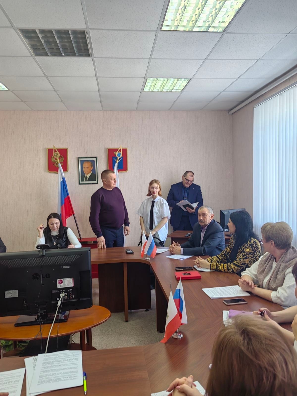 Екатериновская школьница Екатерина Ширшова приняла участие в заседании депутатов районного Собрания