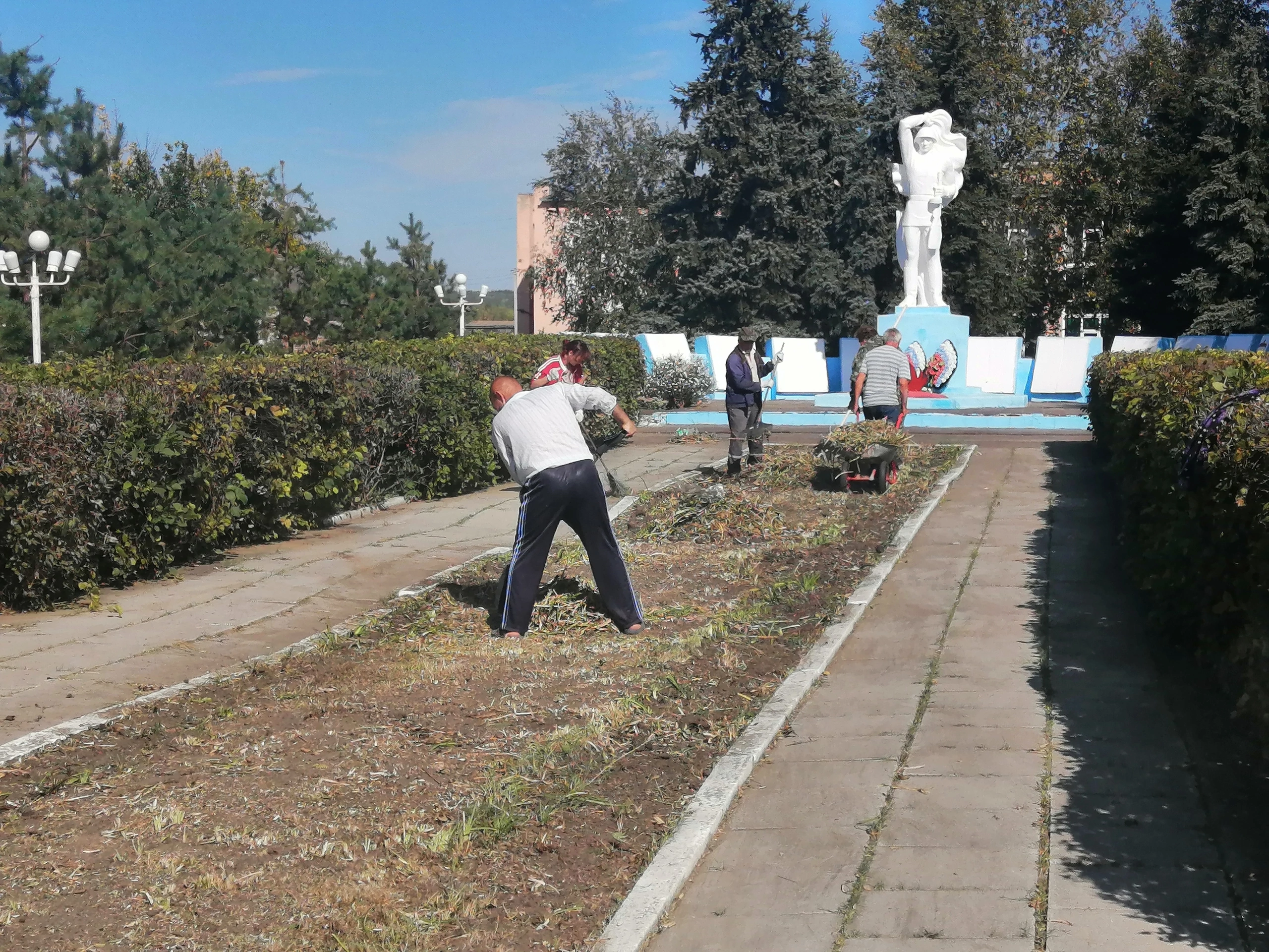 В Екатериновском районе прошли массовые субботники