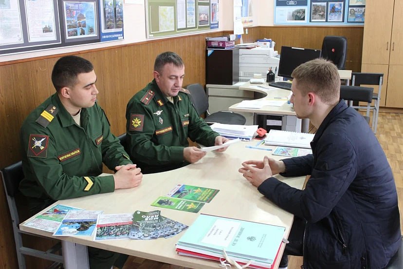 В Саратове выросло число желающих служить по контракту
