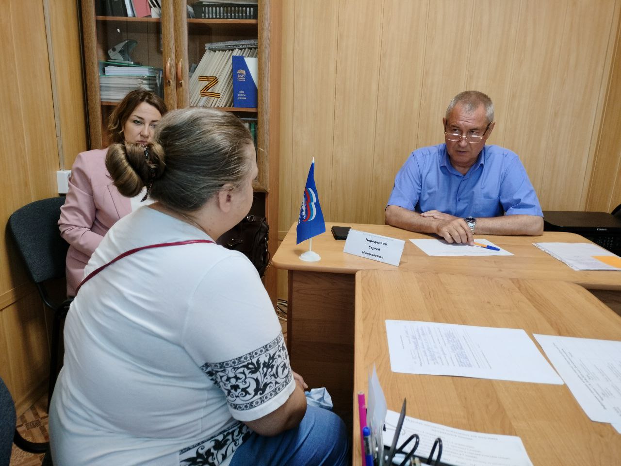 Депутат Облдумы Сергей Чередников провёл личный приём граждан в Екатериновском районе
