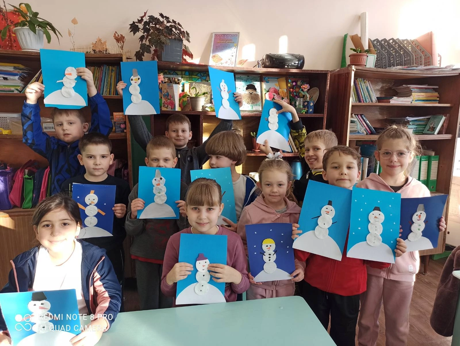 Екатериновские школьники отмечают день рождения снеговика