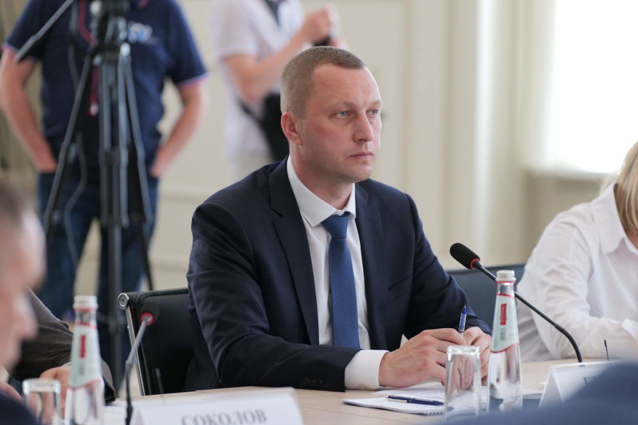 Роман Бусаргин принял участие в Совете округа под председательством Игоря Комарова